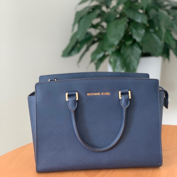 Authentic Michael Kors Large Selma Satchel - Picture 1 of 8